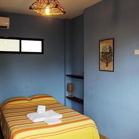 La Mariposa Hostal Olon Bagian luar foto