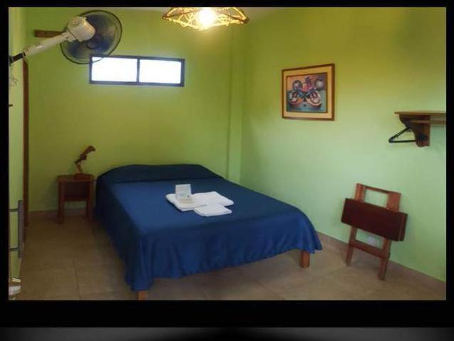 La Mariposa Hostal Olon Bagian luar foto