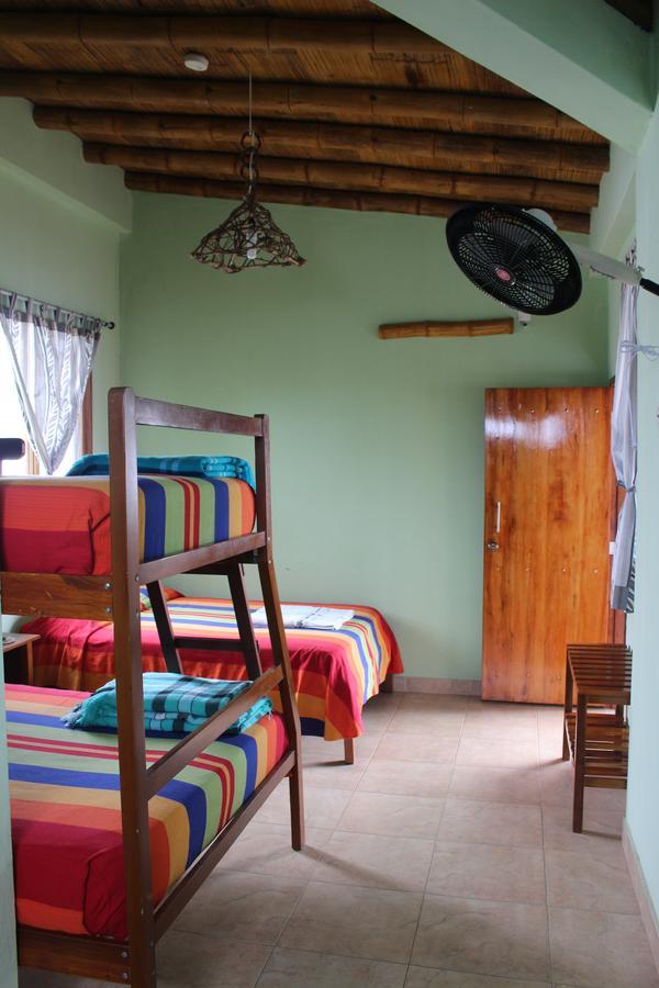 La Mariposa Hostal Olon Bagian luar foto