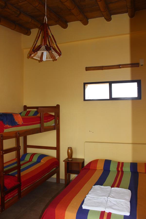 La Mariposa Hostal Olon Bagian luar foto