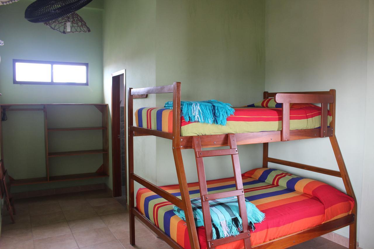 La Mariposa Hostal Olon Bagian luar foto