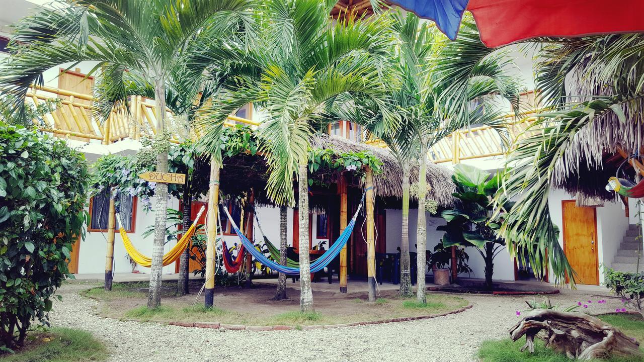 La Mariposa Hostal Olon Bagian luar foto