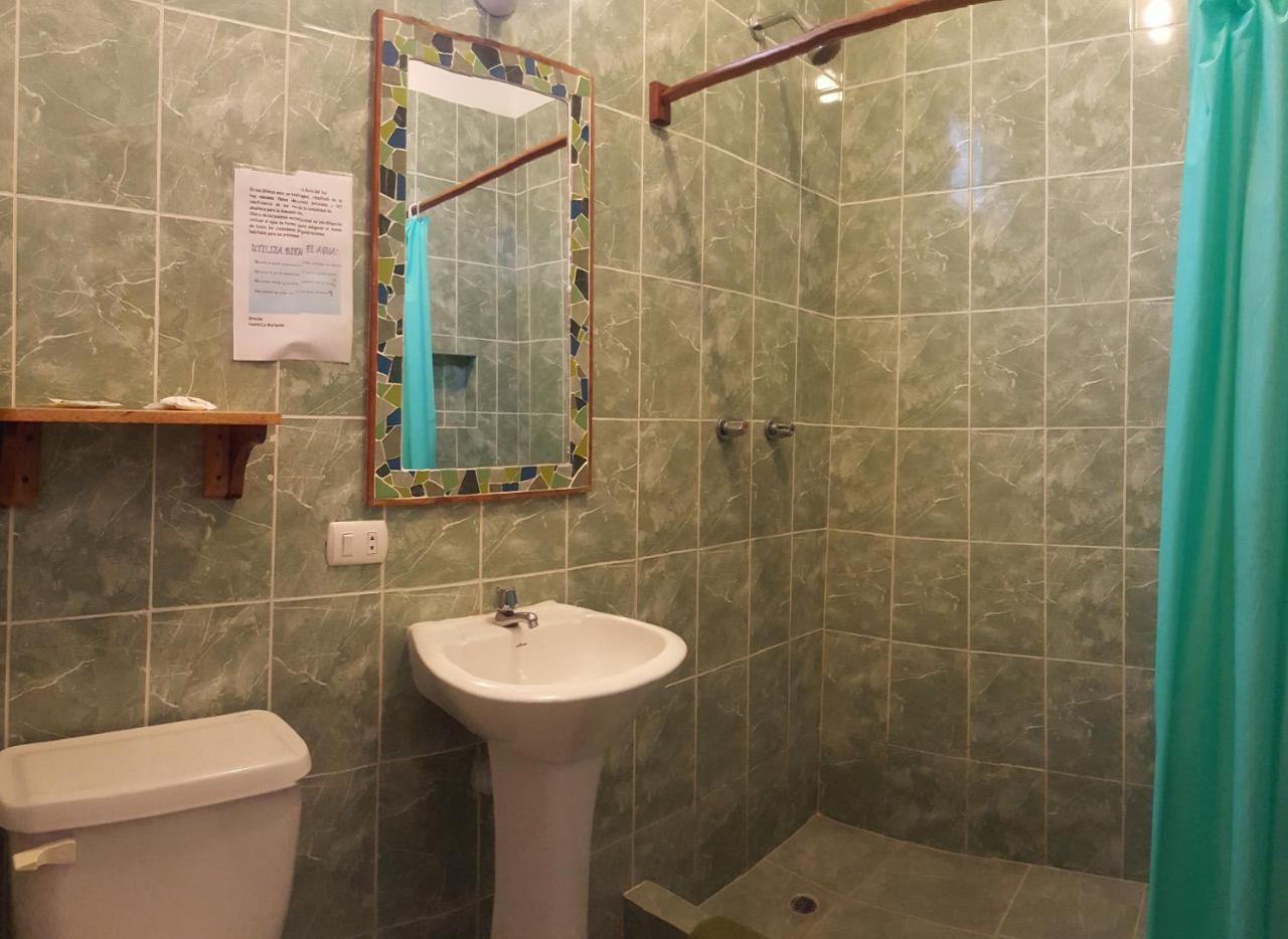 La Mariposa Hostal Olon Bagian luar foto