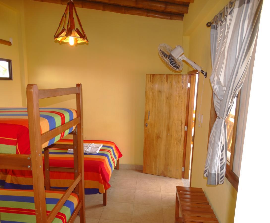 La Mariposa Hostal Olon Bagian luar foto