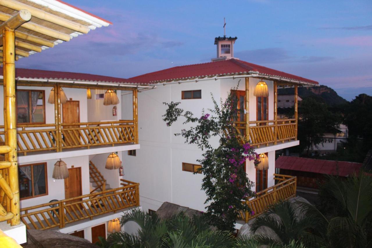 La Mariposa Hostal Olon Bagian luar foto