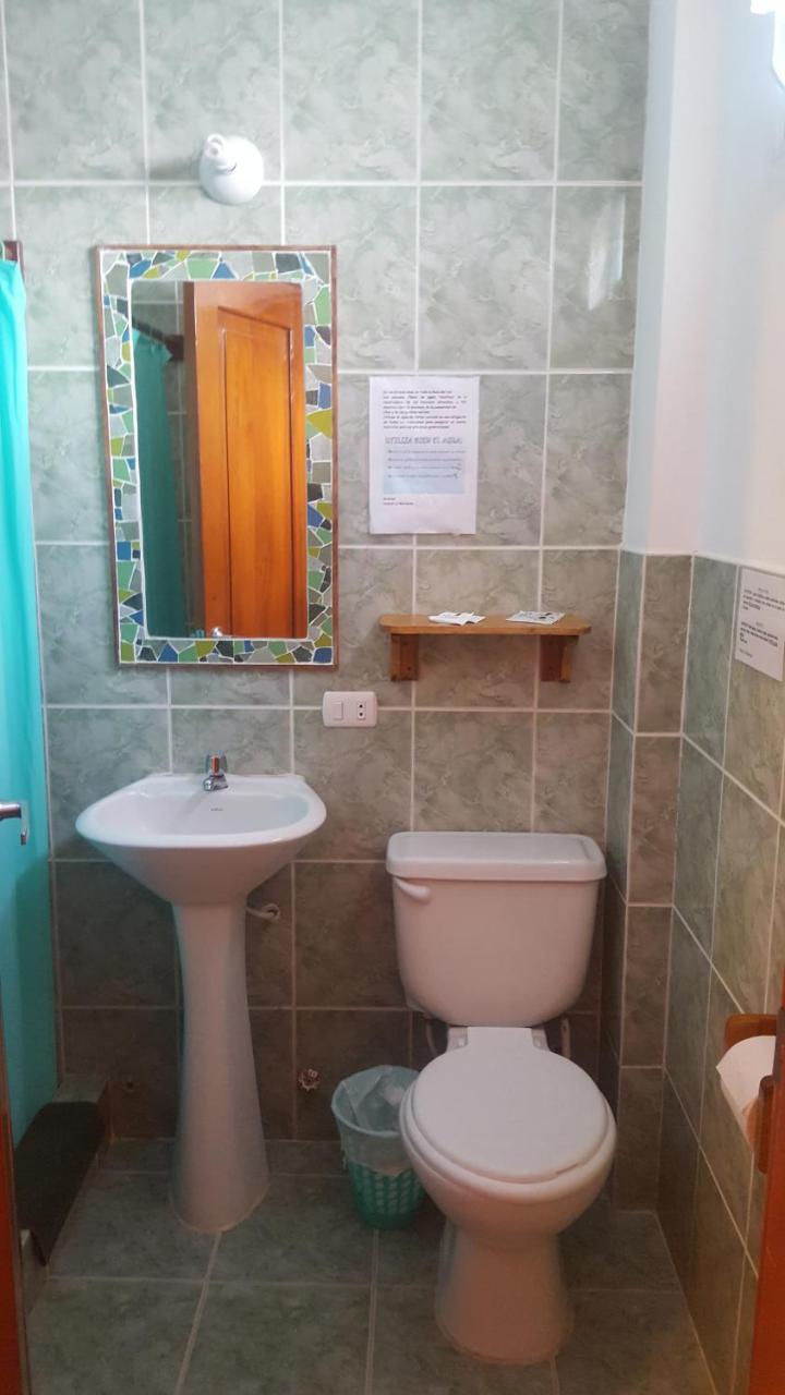 La Mariposa Hostal Olon Bagian luar foto