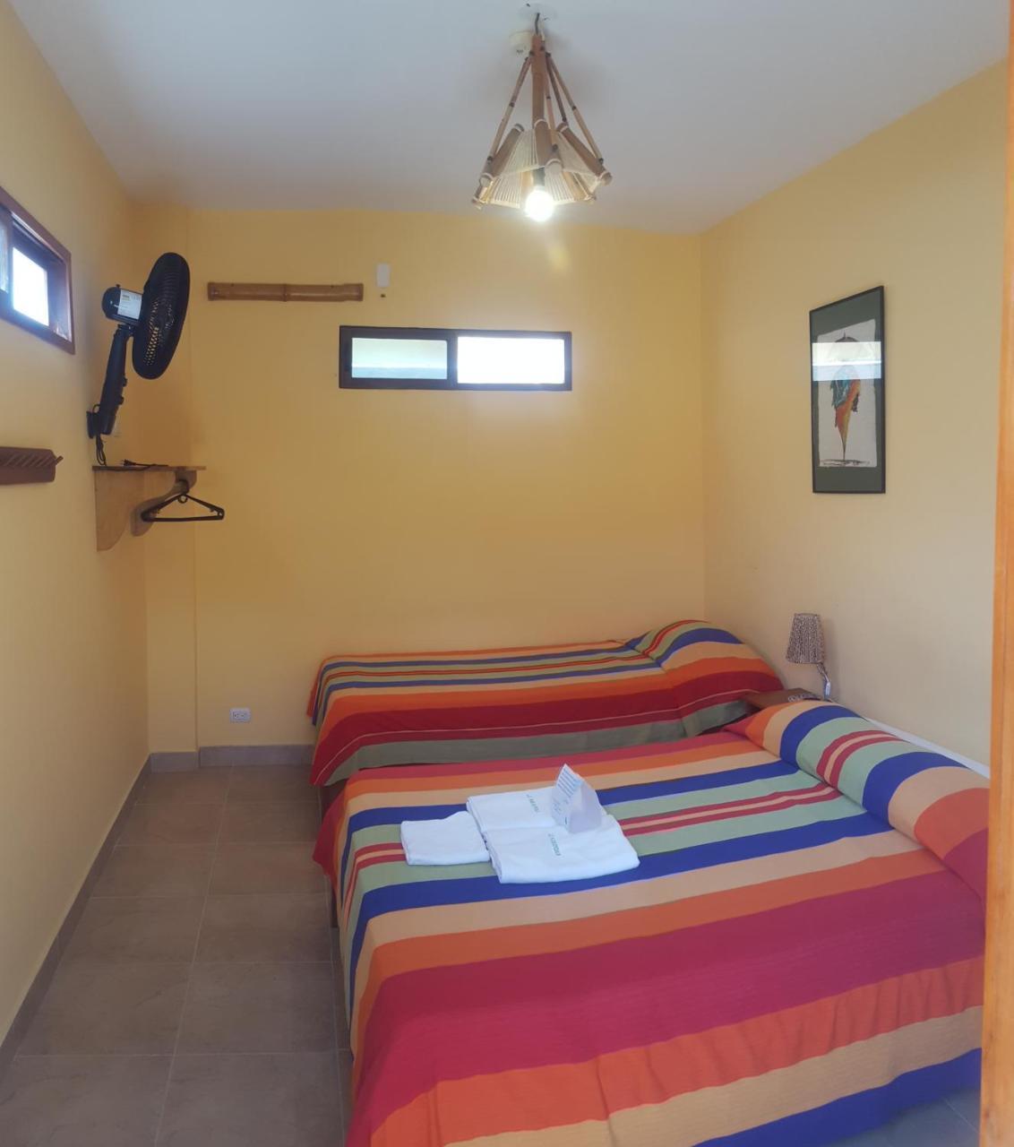 La Mariposa Hostal Olon Bagian luar foto