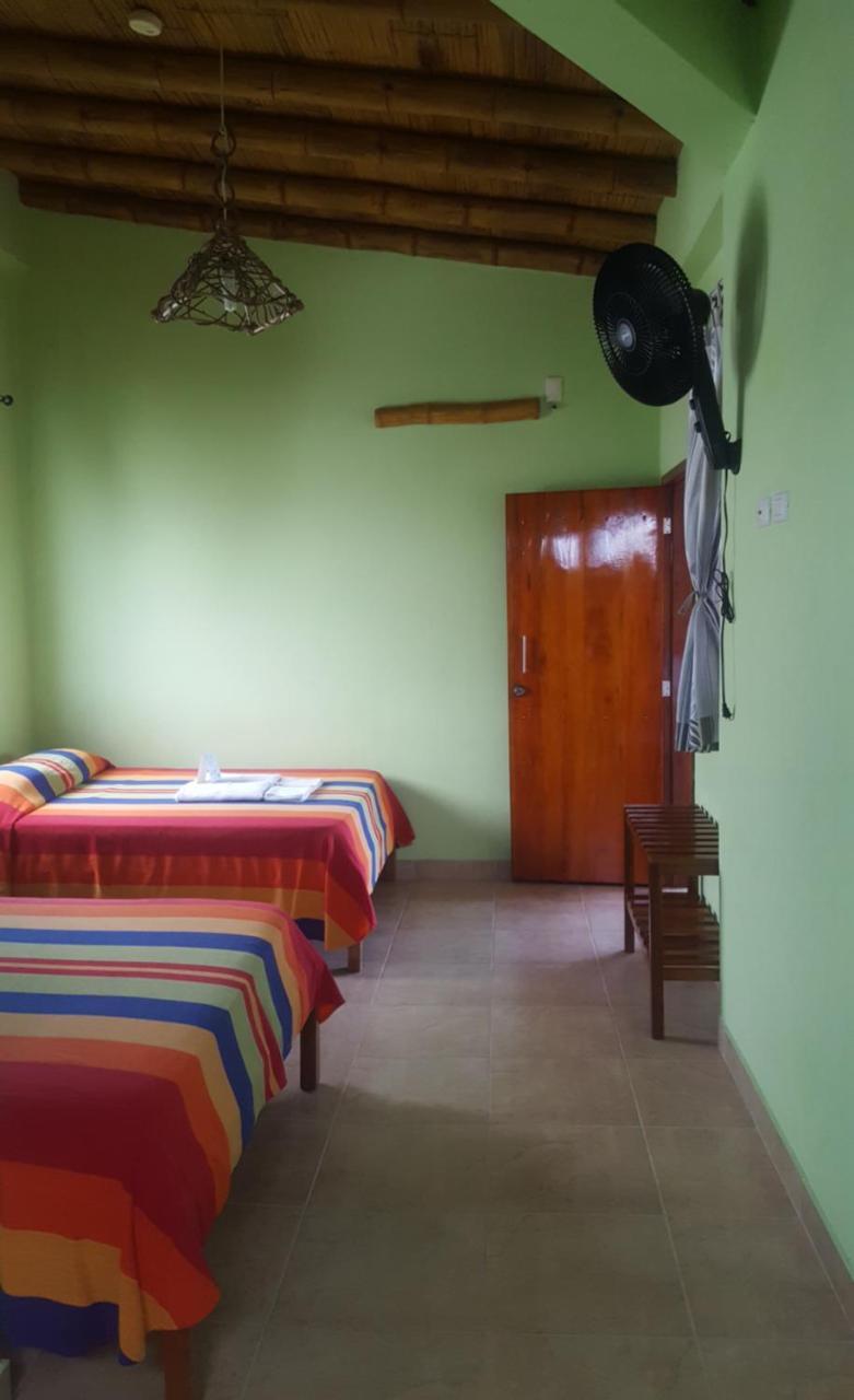 La Mariposa Hostal Olon Bagian luar foto